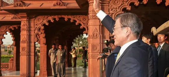 South Korean Prez Moon Jae-in visits Akshardham temple in Delhi