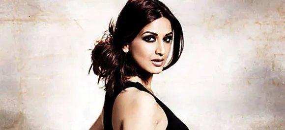 Sonali Bendre shares emotional posts; cuts long locks after being diagnosed with cancer