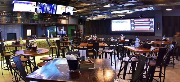 Group denied entry into bar for wearing slippers, shorts