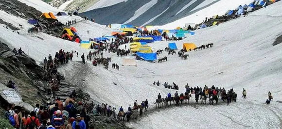 Amarnath Yatra 2018: 13 pilgrims injured as minibus rams into truck in J&K's Udhampur
