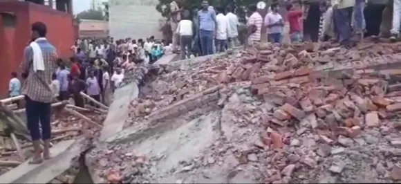 Four injured in Ghaziabad building collapse