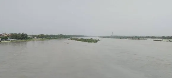 Yamuna water level continuously rising; Old Yamuna Bridge in Delhi closed 