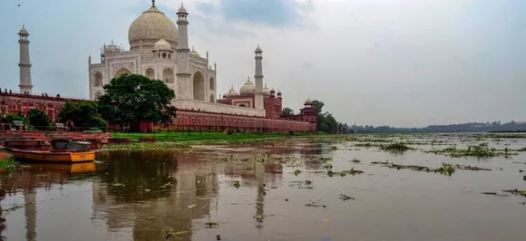 Yamuna continues to breach danger mark, water level reaches 206 metres