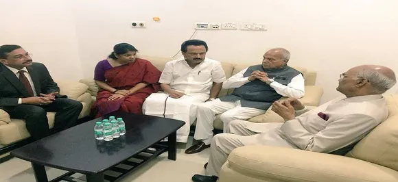 President Kovind visits Karunanidhi at hospital