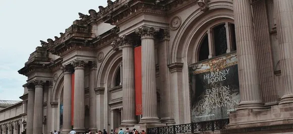 Metropolitan Museum of Art to return two ancient sculptures to India