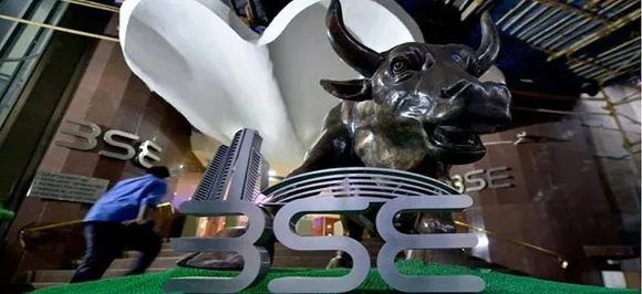 Sensex skids 224 points on global financial turmoil