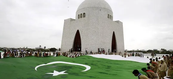 Pakistan celebrates 71st Independence Day; border guards exchange sweets with India