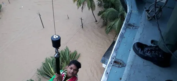 Kerala Flood Fury: Netizens laud video of Indian Navy saving a child in Aluva, goes viral