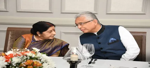 Swaraj meets top leadership of Mauritius, discusses bilateral ties