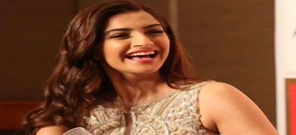 Writers true rockstars of cinema: Sonam Kapoor