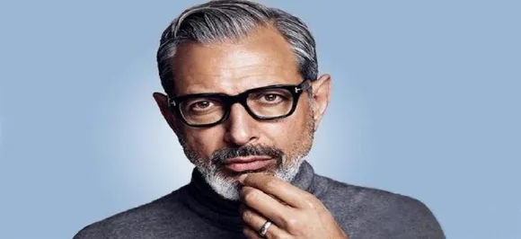 Jeff Goldblum stuns London commuters with impromptu performance