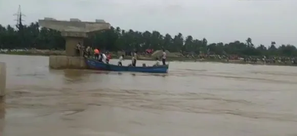 Child missing in West Bengal boat mishap; 20 swam to safety