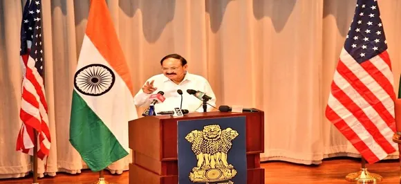 Some people trying to make word Hindu â€˜untouchable, â€˜intolerableâ€™: Naidu