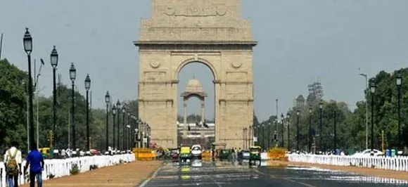 Delhi Weather: Partly cloudy sky with cool breeze blowing through the city 