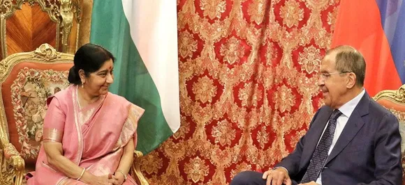 Sushma Swaraj meets Russian FM Lavrov in Moscow