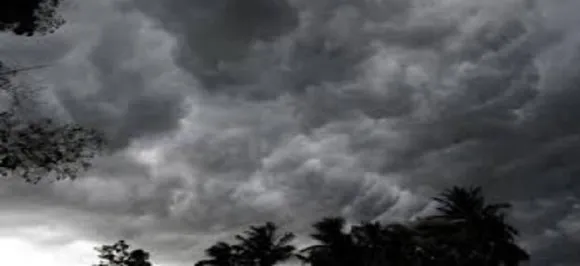 Delhi Weather: Cloudy sky with light rains in national capital today