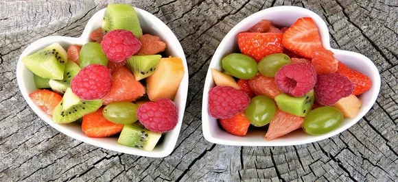 Should you eat fresh fruits on an empty stomach?