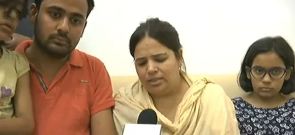 Vivek Tiwari's wife meets Chief Minister Yogi Adityanath, assured all possible help 