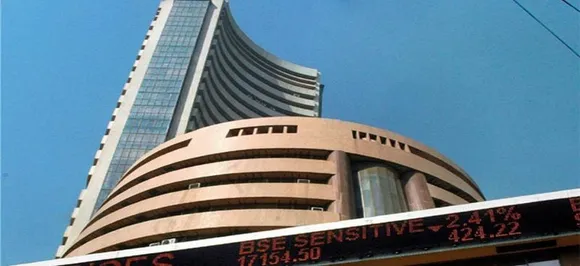 Markets in free fall; Sensex crashes 806 points as selling intensifies on weak rupee