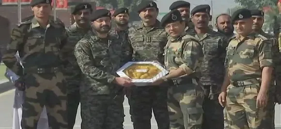 Diwali 2018: BSF, Pakistan Rangers exchange sweets at Attari-Wagah border
