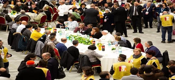Pope Francis denounces â€˜din of rich fewâ€™ on World Day of Poor