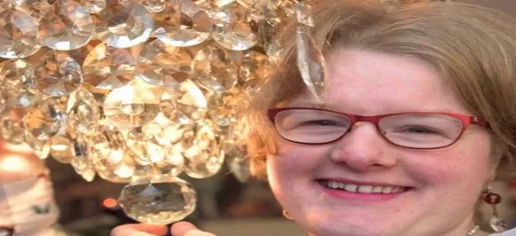31-year-old woman from England gets engaged to a German chandelier!
