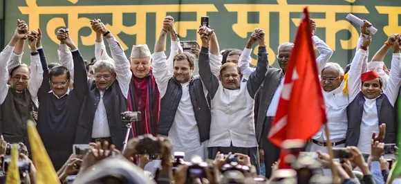 Rahul Gandhi, Arvind Kejriwal share stage for first time, join farmers' protest at Jantar Mantar