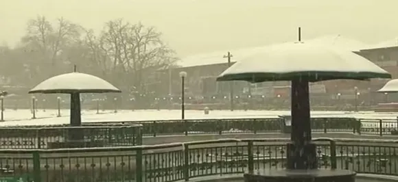 Kashmir looms in cold wave, Srinagar shivers at minus 2.4 degrees Celsius 