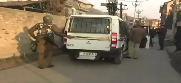 Srinagar: Suspected terrorists loot AK-47 rifles from Congress MLC Muzaffar Parray's residence 