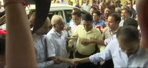 Ailing Goa CM Manohar Parrikar attends office on New Year, first time in last four months 