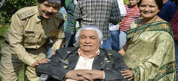 Kader Khan to be buried in a Canadian cemetery, says son Sarfaraz