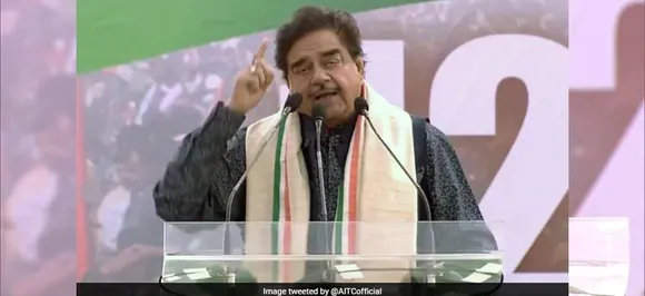 Shatrughan Sinha takes a dig at PM Modi, says clarify on Rafale or people will say 'chowkidaar chor hai'