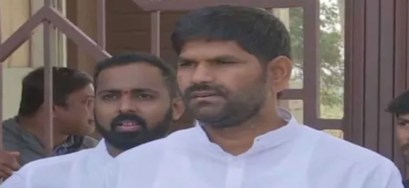 Congress suspends Karnataka MLA JN Ganesh for assaulting another party MLA Anand Singh
