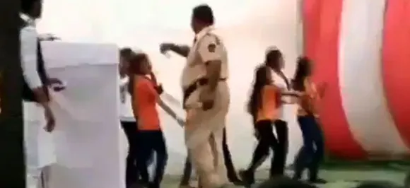 Constable showers currency notes on schoolgirls, suspended 