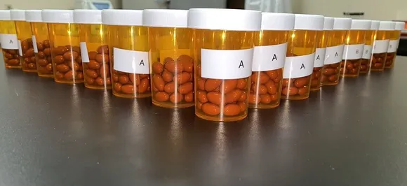 Former stripper gave doctor lap dance while persuading him to prescribe addictive drugs 