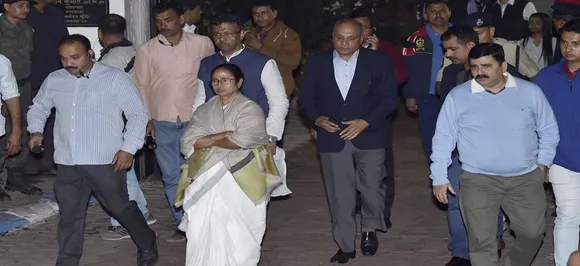 Opposition backs Mamata as she takes on Modi government over CBI-Kolkata Police face-off