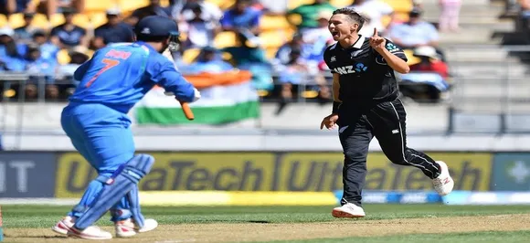 Superman Trent Boultâ€™s Jonty Rhodes-like athleticism awes fans in Wellington ODI vs India