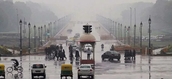 Delhi-NCR wakes up to nippy morning with overcast skies