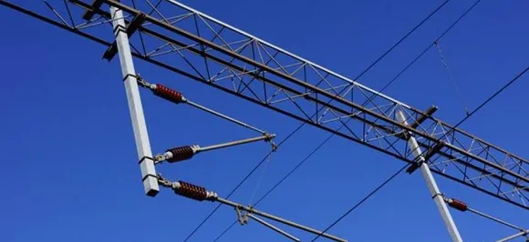 Sunday fun turns tragic as man electrocuted, minor burnt while taking selfies on train