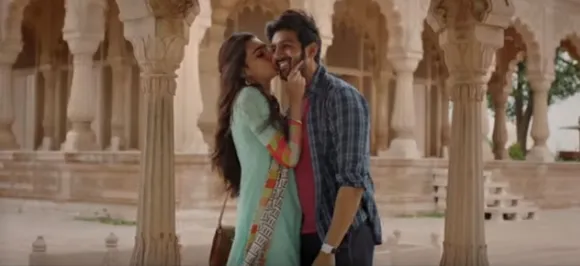 Luka Chuppi song Photo: Kartik Aaryan and Kriti Sanon's romantic track gives relationship goals