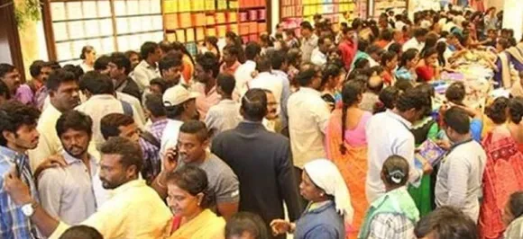 Sale causes stampede-like situation at Telangana mall as women thronged to buy sarees at Rs 10