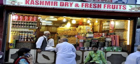 Panic grips Kashmir Valley as BSF, ITBP to replace CRPF, locals stock up on essential items 