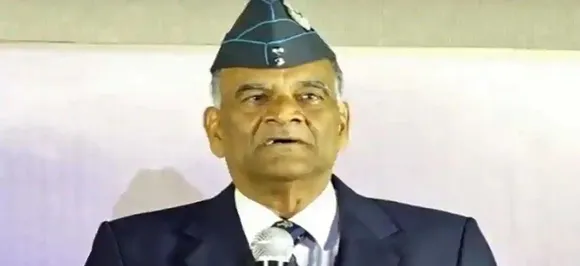 Watch: IAF pilot Abhinandan Varthaman's parents, on way to receive son, get standing ovation