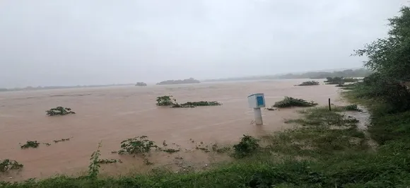 Cyclone Idai: Over 1,000 feared dead, Indian Navy sends 3 ships for immediate help 