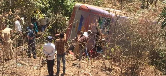 Six killed, many hurt as bus falls into gorge in Maharashtra's Palghar district