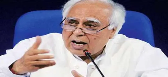 PM Modi forgot 'chaiwalas', now he remembers 'chowkidars': Kapil Sibal 