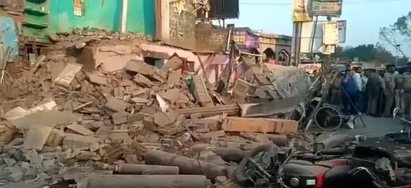 Blast in oxygen cylinder in Jaunpur, eight dead, several injured