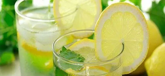 Central Railway bans sale of nimbu pani, kala khatta, orange beverages at Mumbai railway stations