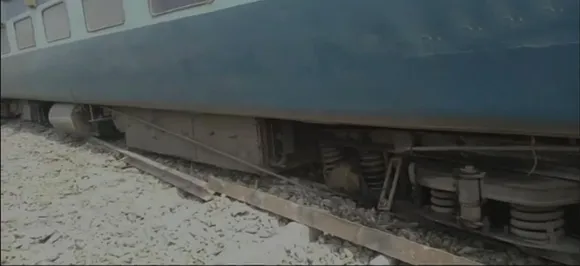 13 bogies of Surat-Chhapra Express derail at Gautamsthan station, 4 passengers injured 