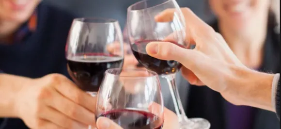 Beware! Heavy alcohol use may slow brain growth, says study